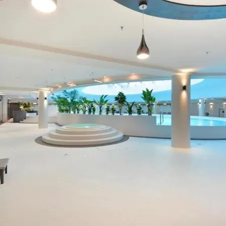 Hanza Tower Deluxe Sauna & Jacussi & Pool Lejlighed